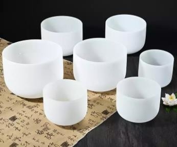 Des bols de chant en cristal de quartz et de chakra glacé 440 Hz 432 Hz, usine vend directement 8-24 pouces.