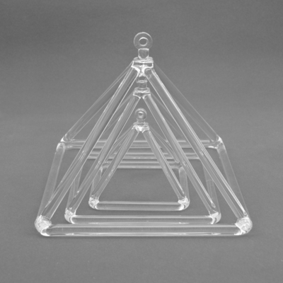 La pyramide de cristal chantant