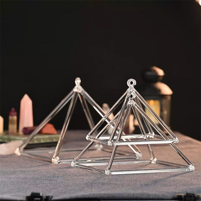 Pyramides chantantes en quartz