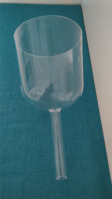 Des bols de cristal avec poignée