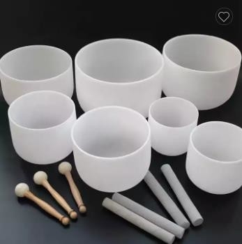 Bouteilles de chant en cristal blanc glacé avec boîtier et marteau de daim pour la thérapie sonore