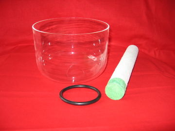 Bocal de chant de cristal clair avec un couteau en daim de mouton