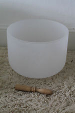 Fabricant de bols de chant au quartz