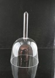 Une poignée cristalline de bols à chanter
