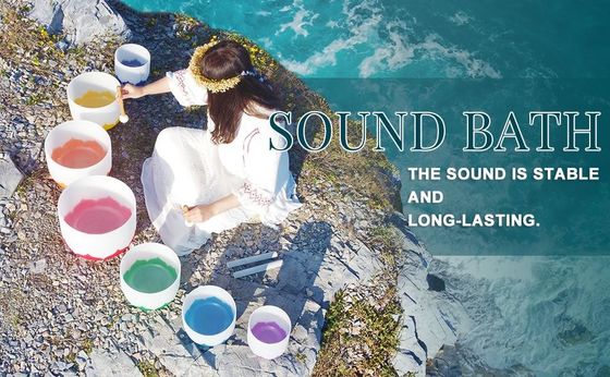 Un ensemble de bol de chant du chakra de lotus couleur unique pour le bain sonore et la méditation