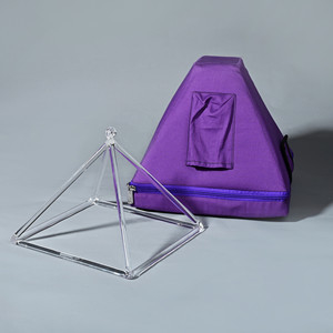 Fournisseur en gros de pyramides chantantes en cristal de quartz