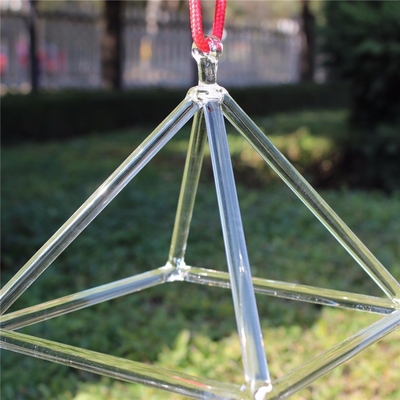 La pyramide de cristal chantant