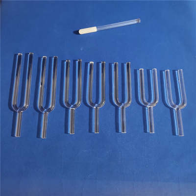 Diapasons en cristal clair, un ensemble de 7 notes de musique et emballage solide