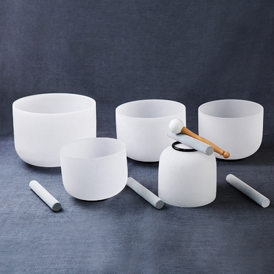 Fabricant direct Bouteille à chanter en quartz à chakra blanc réglé avec palette et note de chakra FSB951
