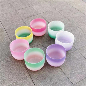 Couleur arc-en-ciel Quartz glacé Coupe de chant 7 pièces Chakra pour la guérison sonore