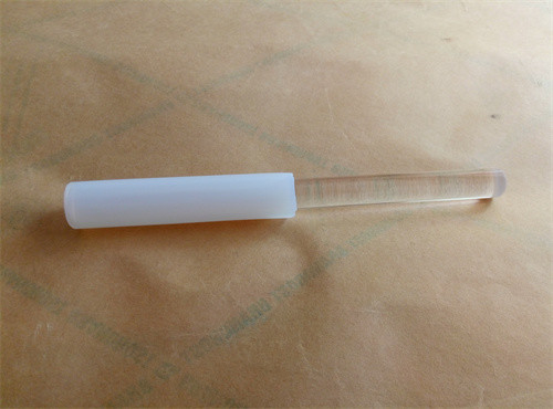 Frappe-cristal pour pyramide chantante en quartz et bol chantant