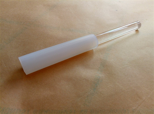 Frappe-cristal pour pyramide chantante en quartz et bol chantant