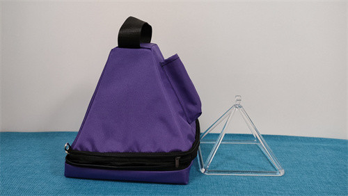 Pyramide au quartz cristallin