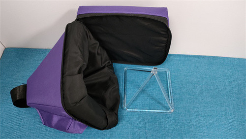 Pyramide de quartz avec accessoires