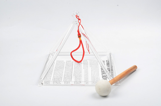 Pyramides chantantes en cristal de quartz clair avec sac à main