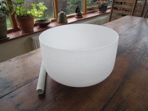 Cuve à chant en quartz glacé classique avec marteau et ouings de 6 pouces à 24 pouces pour la thérapie sonore