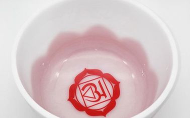 Bol chantant en cristal de quartz givré de 8" avec motif de chakra lotus pour le divertissement musical